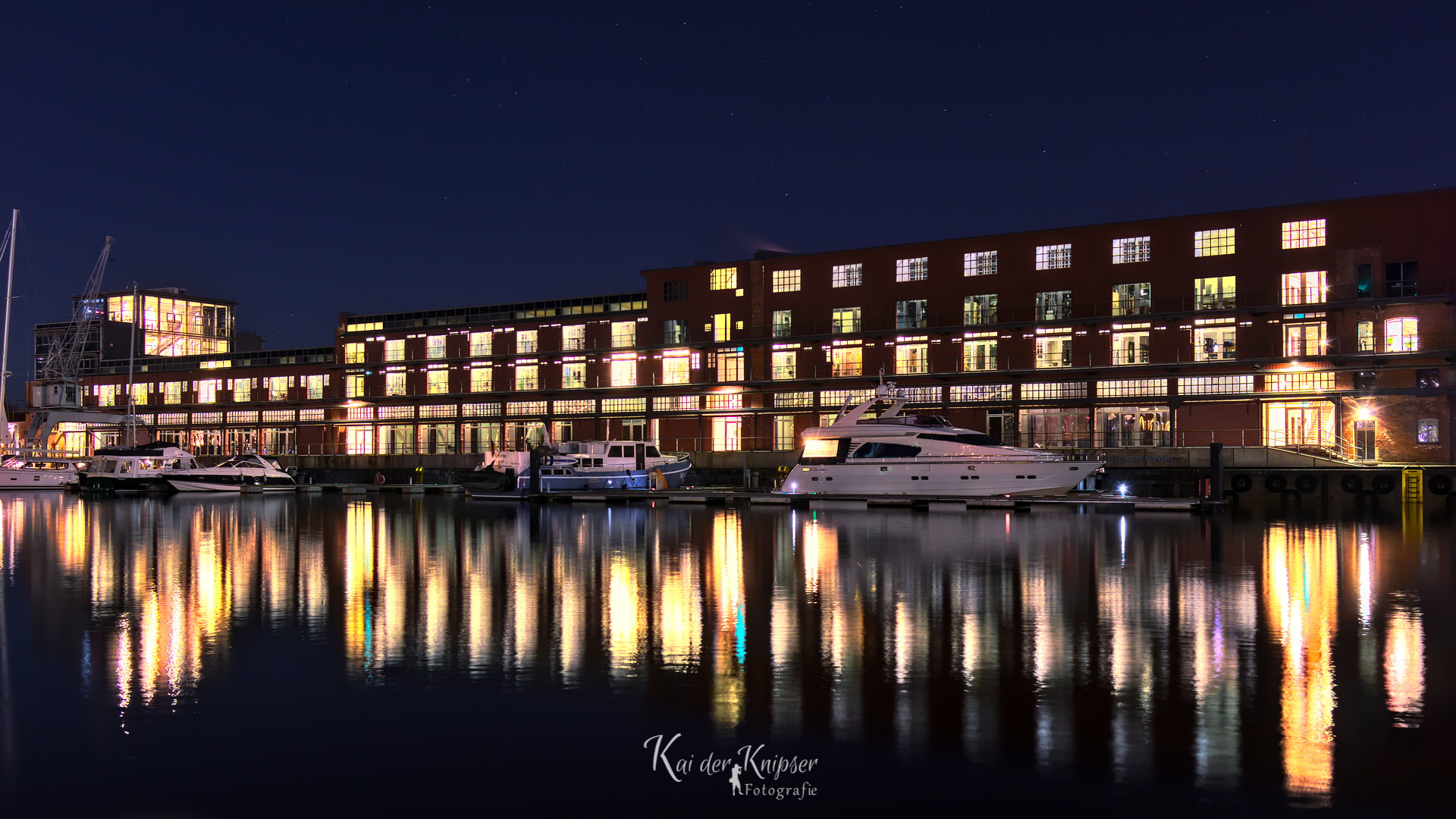 Luebeck Media Docks by night2